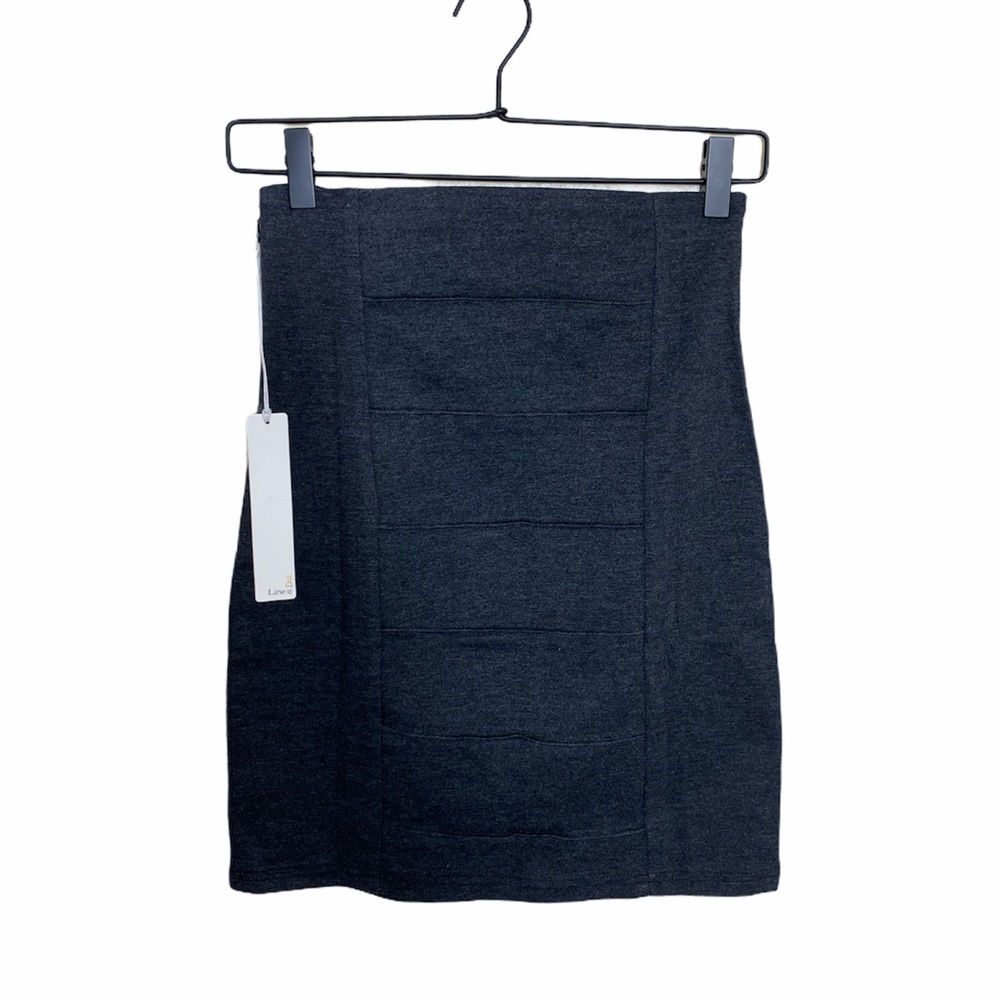 3/$30! Line & Dot NWT gray pencil skirt, cotton blend